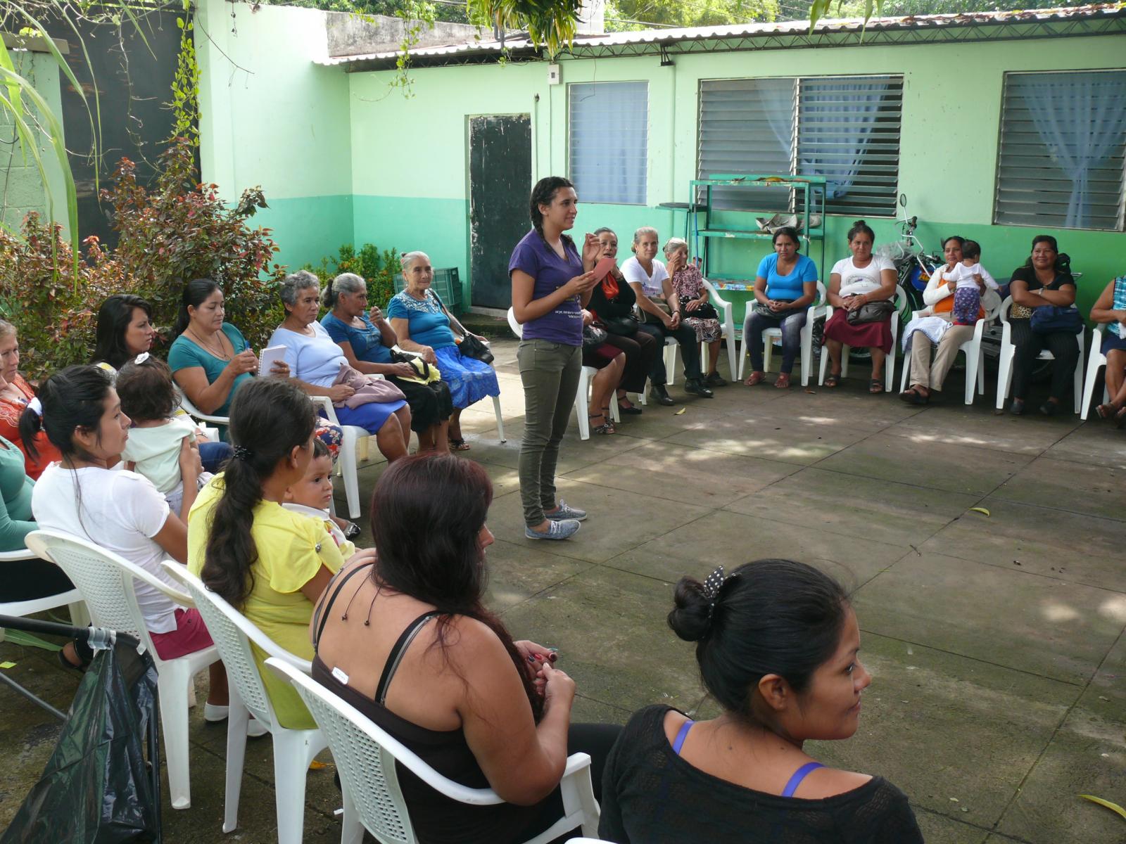 Mujeres promueven el derecho a la alimentación en el municipio de Suchitoto, Departamento de Cuscatlán. El Salvador